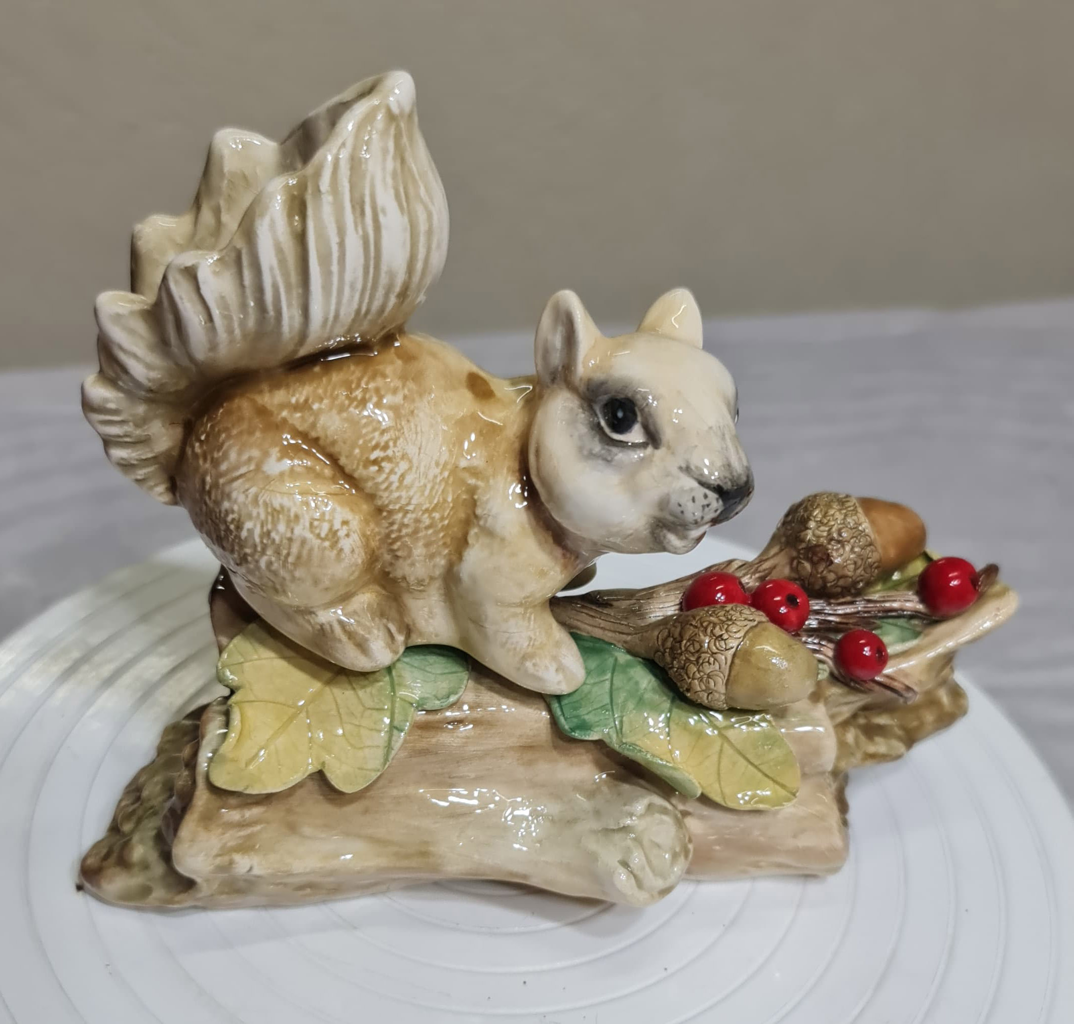 Arranjo de Flores com Esquilo